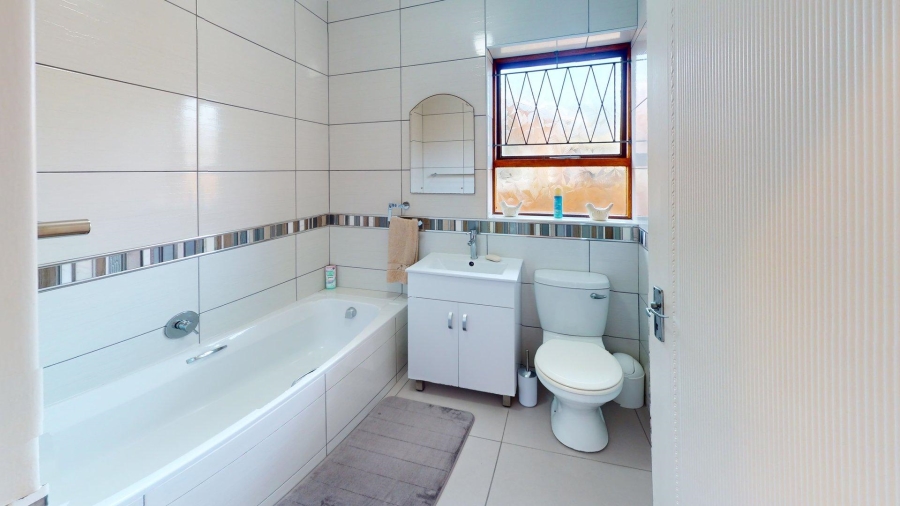2 Bedroom Property for Sale in Sherwood Eastern Cape